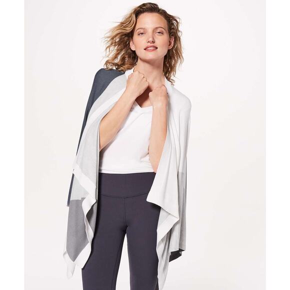 Lululemon Sweaters - LULULEMON Hatha Wrap OSFA-OSFM Nebula / Raceway Grey / White EUC $128 MSRP Cozy